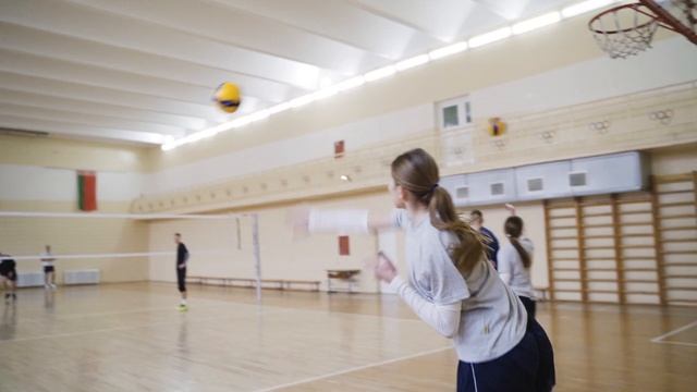sport_volleyball spike_women-spiking-a-volleyball-6217185