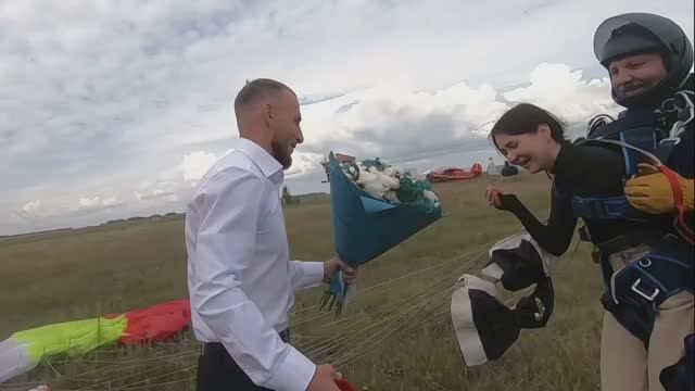 Предложение руки и сердца на аэродроме "Камышино" 3 сентября 2023г. Омский АСК ДОСААФ России.