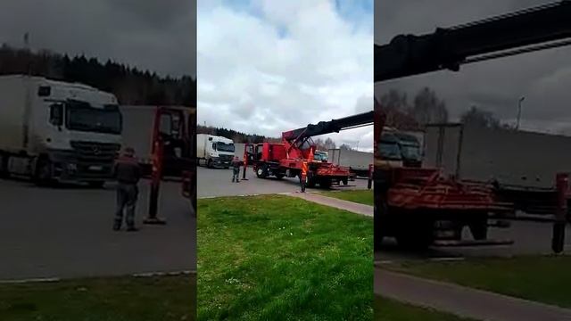 Мытье окон в складском помещении