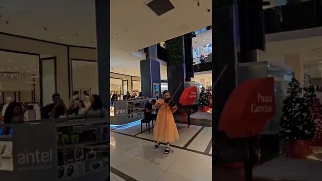 Versión de violín y piano de We Are the Champions (original de Queen) - Roza 10 años