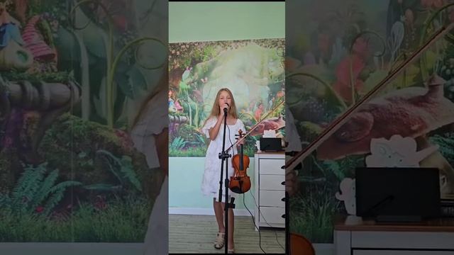 Мирра Роза Саенко 9 лет - Queen - Show Must Go On #music #violin #queen #rock #talento #singer