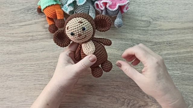 СП ВОЛШЕБНЫЙ МИР ВЯЗАНЫХ ИГРУШЕК   6 ГОТОВЫХ ИГРУШЕК