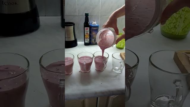 Смузи из фруктов и ягод на Блендере iCook за 30 секунд.