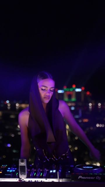Делимся кадрами с невероятной площадки с лучшим видом Дубая 🌃