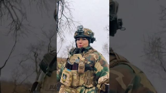 Хохлухи с подачи ципсо записывают видео с тыла (а сами якобы на передовой), на котором унижают тарас