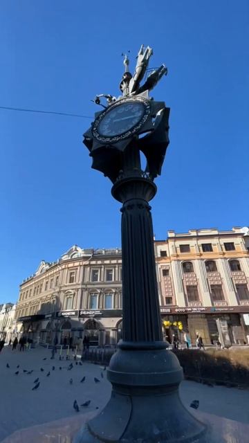 Часы на площади Тукая в Казани
