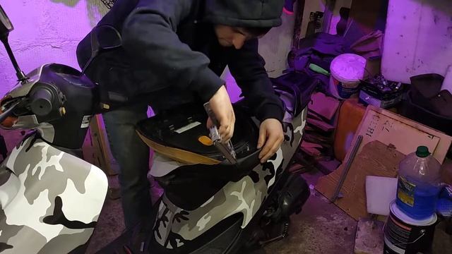 Перетяжка сидения на СКУТЕРЕ!