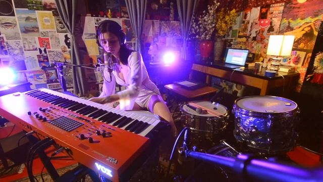 Elise Trouw - How to Get What You Want (Live Loop Video)