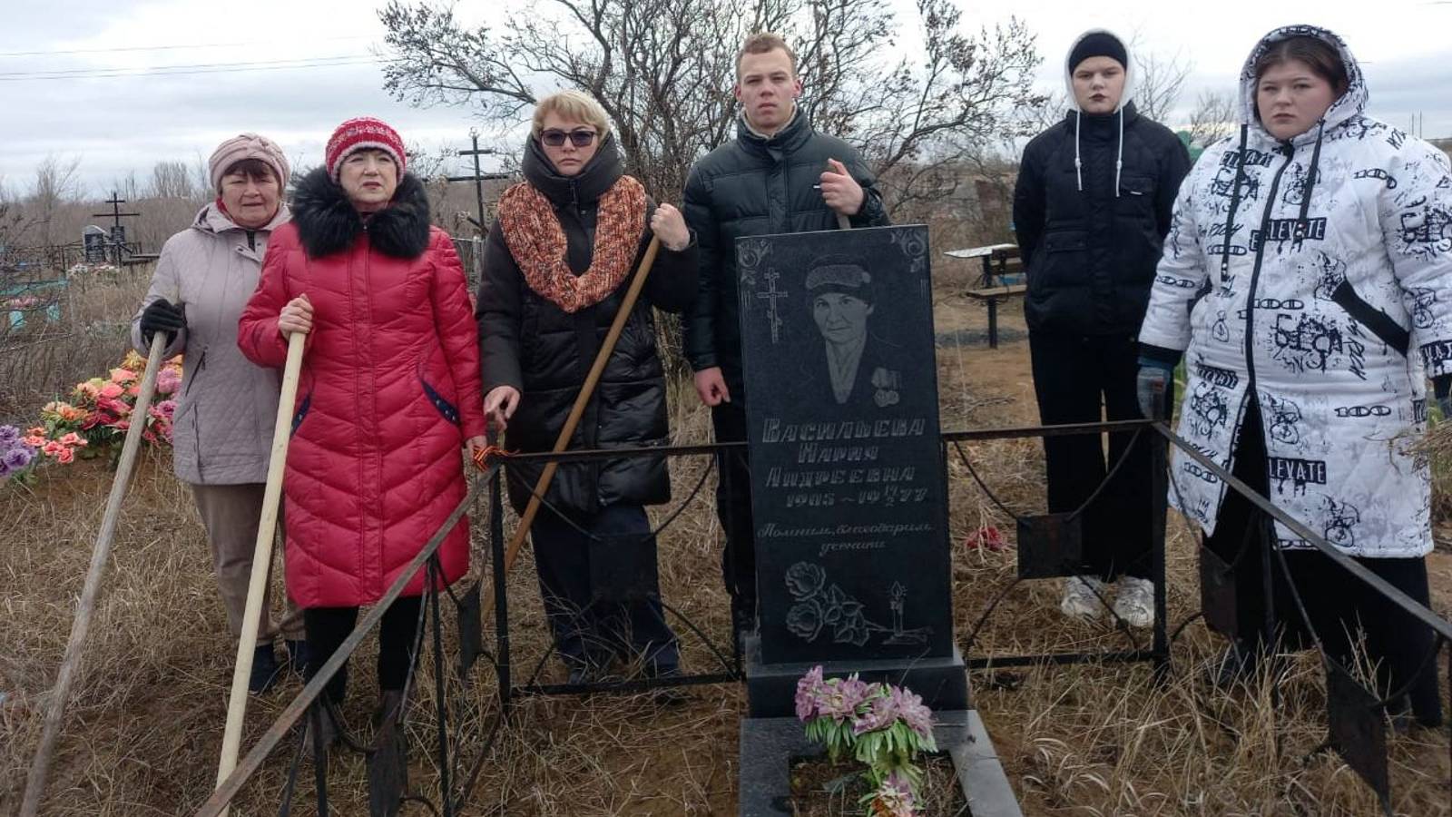 Быковский "Союз комсомольских поколений" провёл акцию "Георгиевская ленточка"