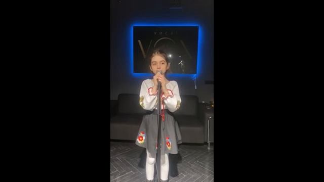 Алиса на вокале с Игорем и Ромой
