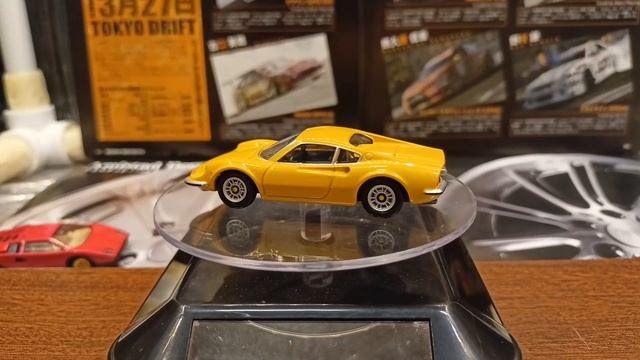 Ferrari Dino 246GT tomica premium 1:64