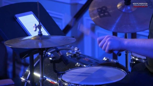 Лилия Исхакова «Отражение» для басовой флейты, виолончели, электрогитары, MIDI-клавиатуры и ударных