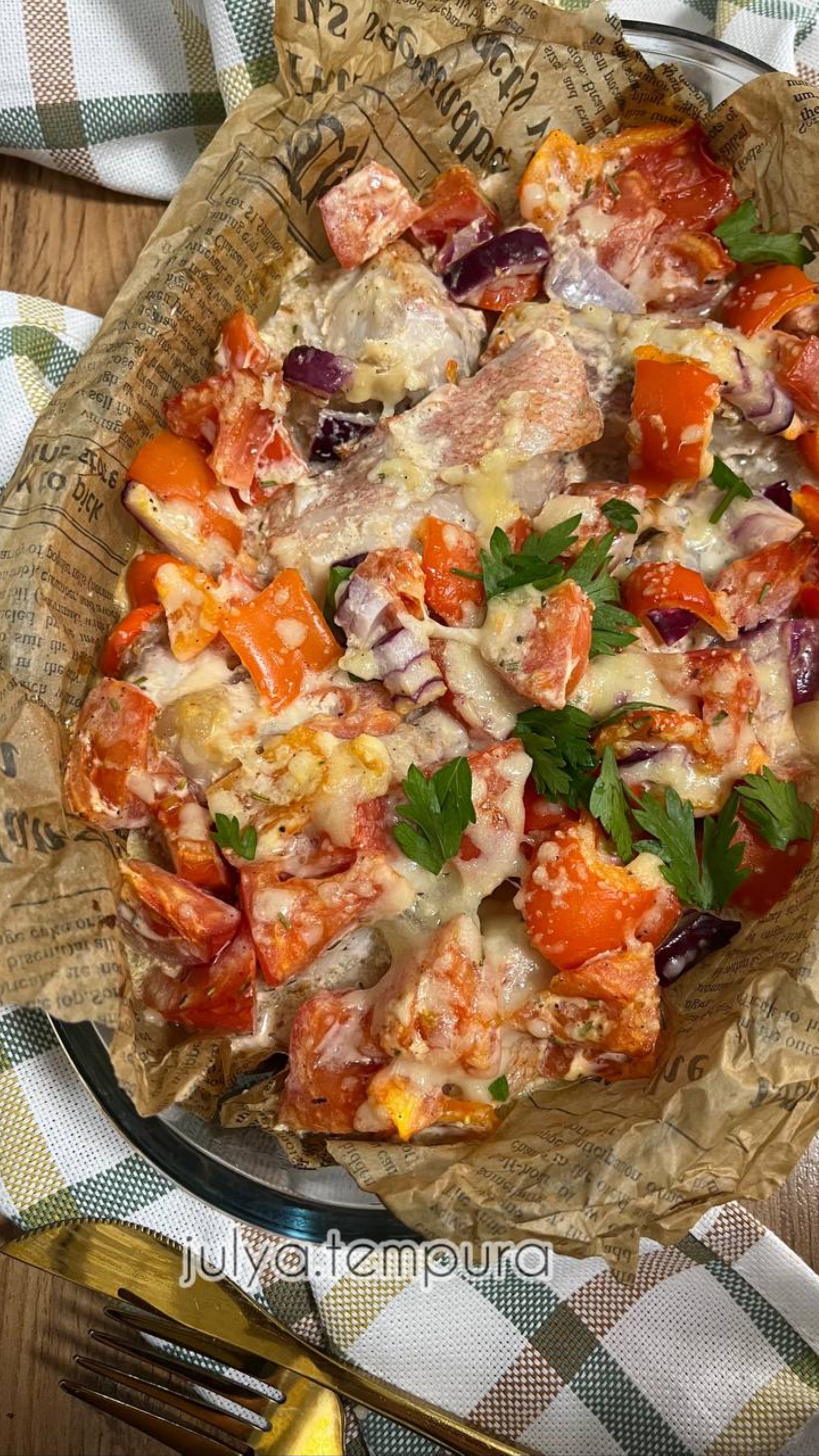 ЗАПЕЧЕННЫЙ МОРСКОЙ ОКУНЬ С ОВОЩАМИ