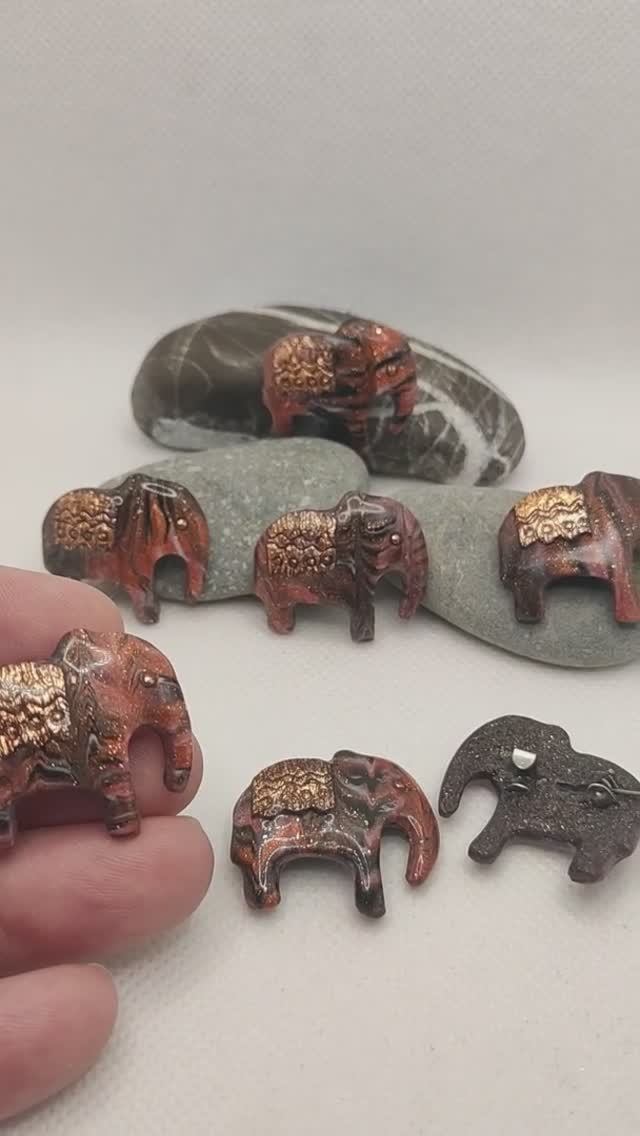 ЛОТ 0096
БРОШИ