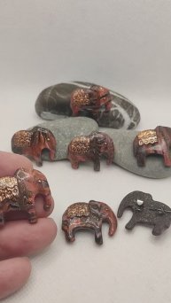 ЛОТ 0096
БРОШИ