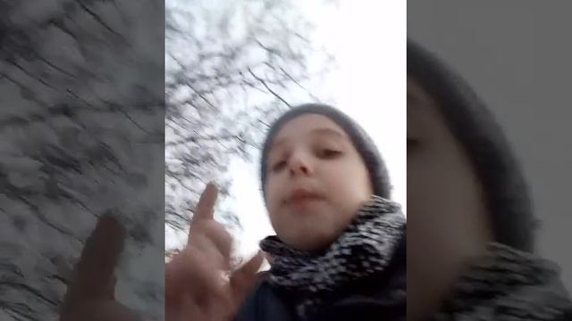 Строим берлогу с другом(моё первое видео)