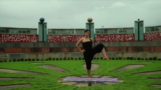 Fusion Yoga - Knee Lift Sideways HD | Trisha Maharaj Singh