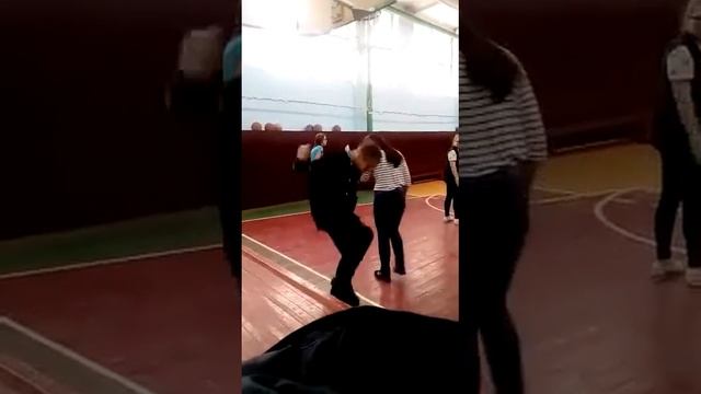 Подготовка к флеш мобу😆