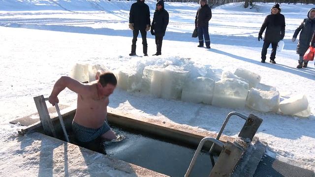 Корреспондент АОТВ узнала, как прошли крещенские купания в Ивановском округе