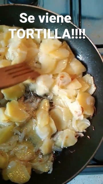 YUMI yumi!! PATATAS y CEBOLLA del huerto!!! TORTILLA con CEBOLLA chef Zángano #shorts