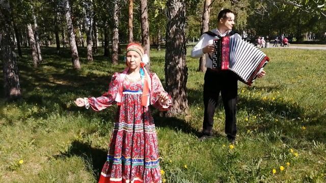 Блянкинштейн Альбина. " Посреди двора широкого"