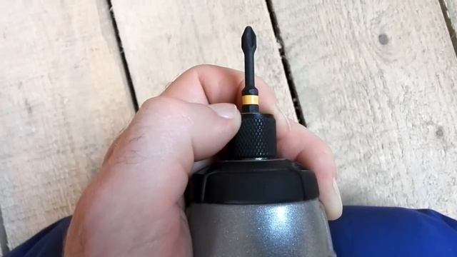 Люфт битодержателя Dewalt DCF886 v.2