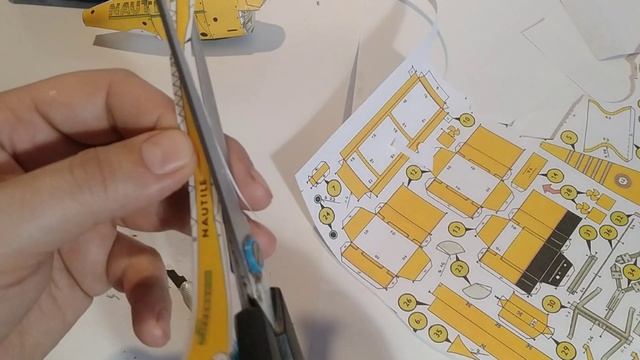 Сделай Сам Молодчага бери ножницы бумагу - Батискаф