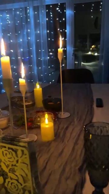 Вечер, свечи и вино
