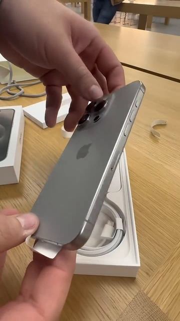 iPhone 15 Pro Natural Titanium