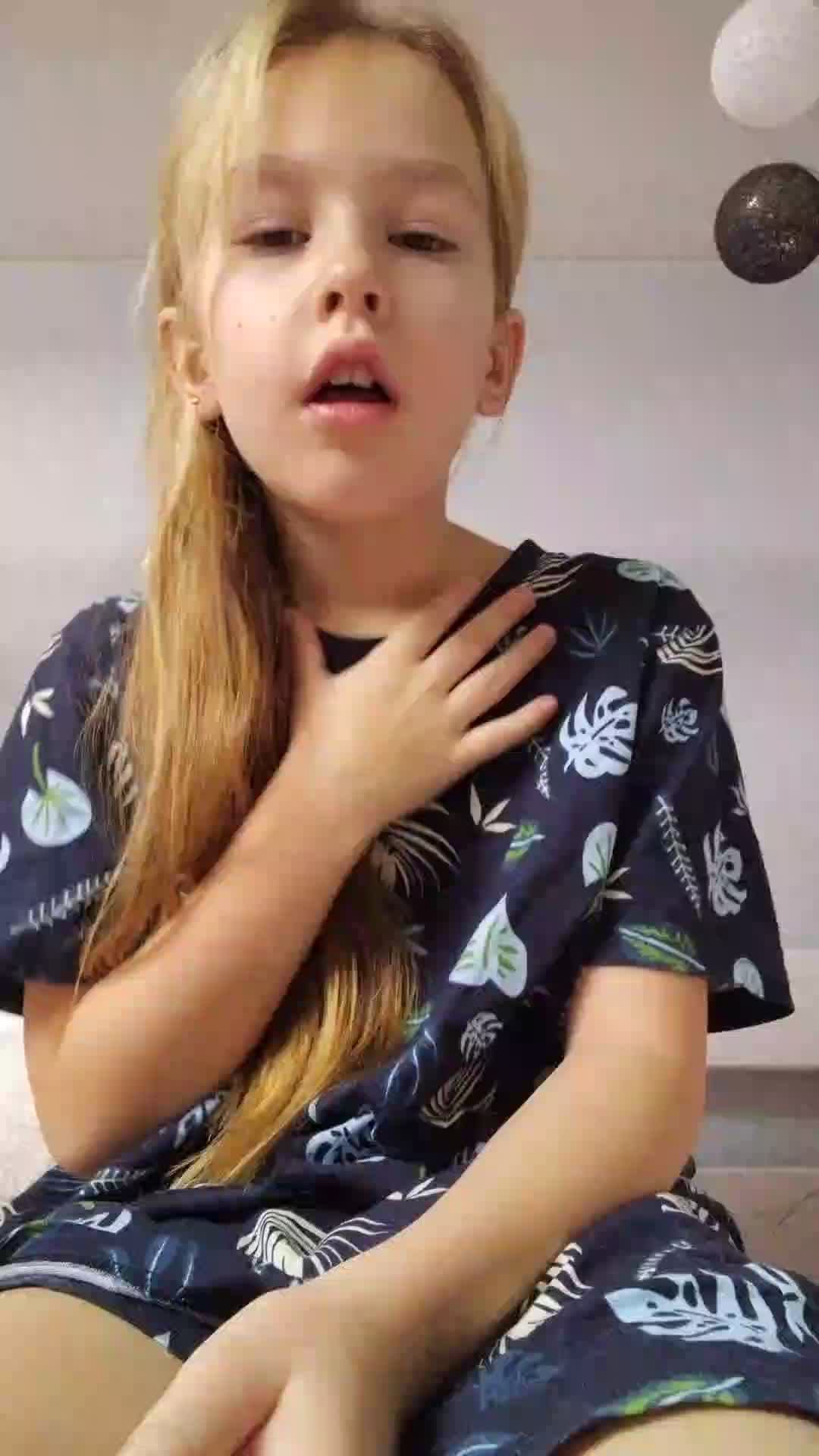 Леночка отдыхает