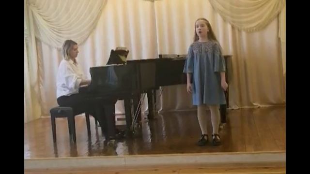Боркова Татьяна ДШИ № 10 г. Прокопьвск 1) Р.Н.П. "Кума"  2) И. Бах "За рекою старый дом"