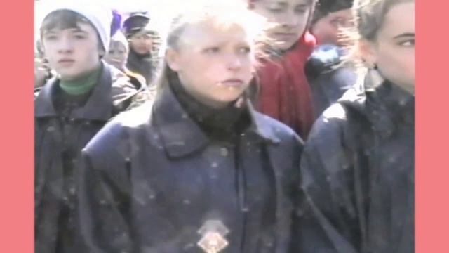 Митинг посвященный дню Победы .9 мая 1999 год с.Емуртла