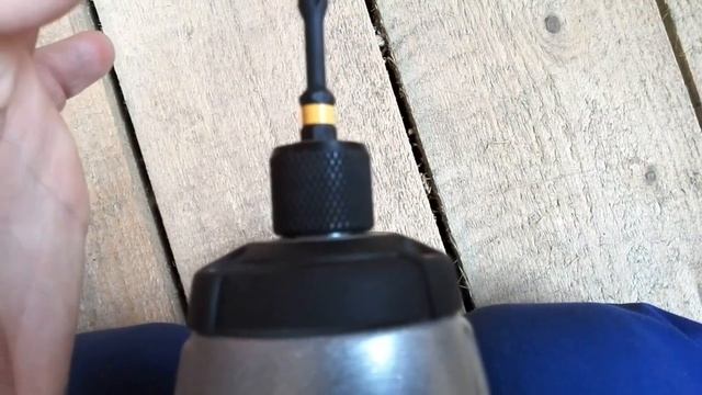 Люфт битодержателя Dewalt DCF886 v.1