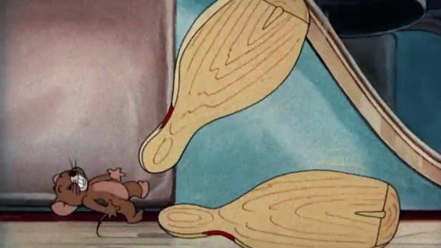 Том и Джерри 1942г 7 серия: Кот на дорожке для боулинга.