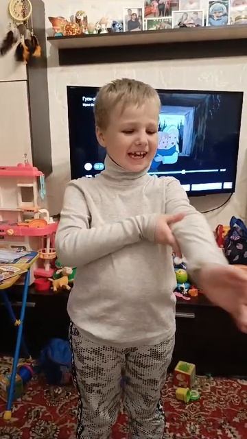 Вова и кофта