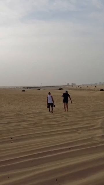 Песочный шортс из Дубая Гога Тупурия, забег