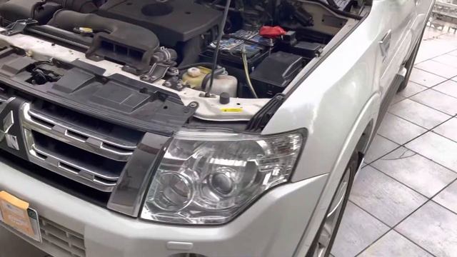 Localização do número do chassis e do motor Pajero Full 2014