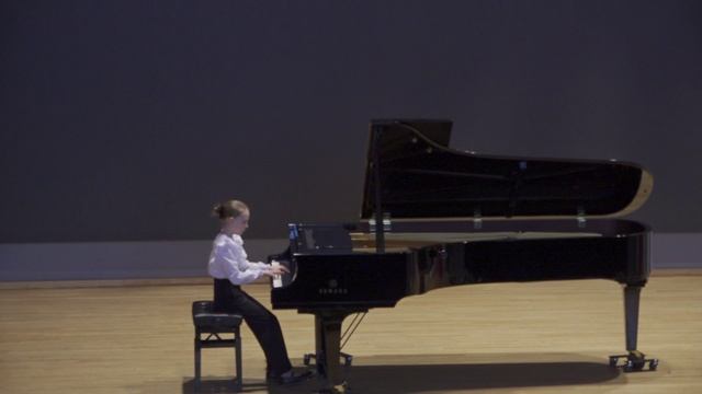 Пушкина Дарина. И. Бах 2х голосная Инвенция ре минор. Ф. Мендельсон. Песня без слов g-moll