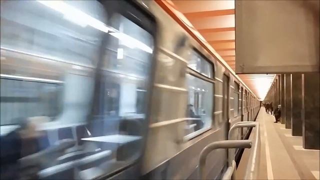 Метропоезд 81 717 5м в брендовой окраске "Московский Транспорт"
