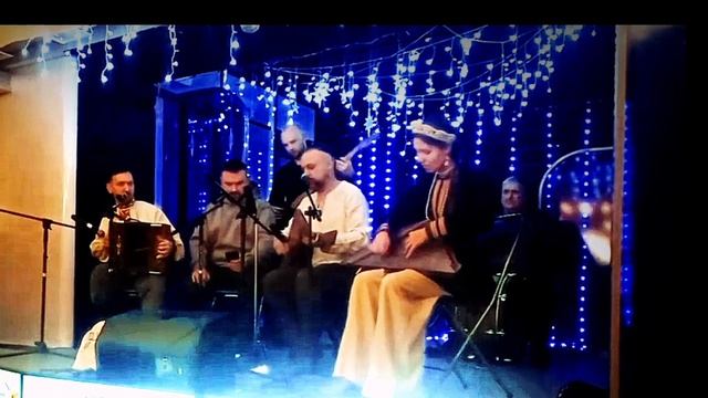 "Ой пролягала она шлях дорожка"