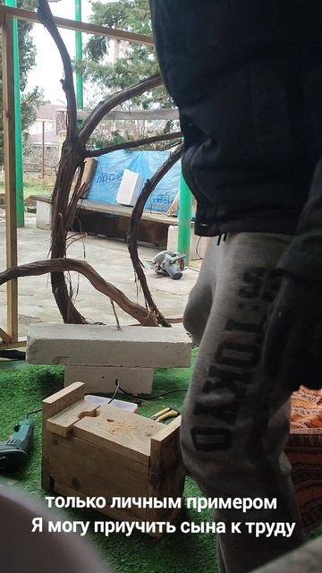 Собрали скворечник из старой доски своими руками