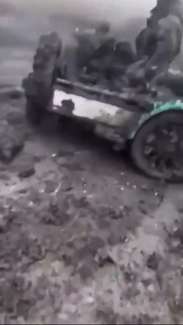Такая грязь с октября по апрель после осадков
