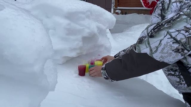 Ёлочные игрушки изо льда для улицы