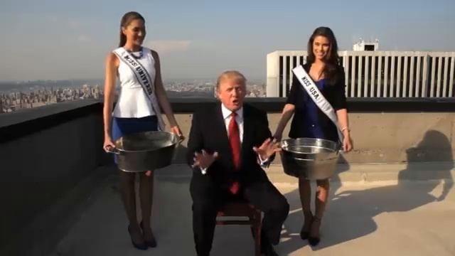 Дональд Трамп ALS Ice Bucket челлендж