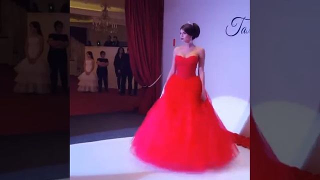 Алиана Гобозова "Дом-2" на показе Галии Ахматовой