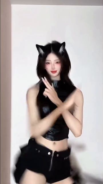 Cute Asian Catgirl Dance