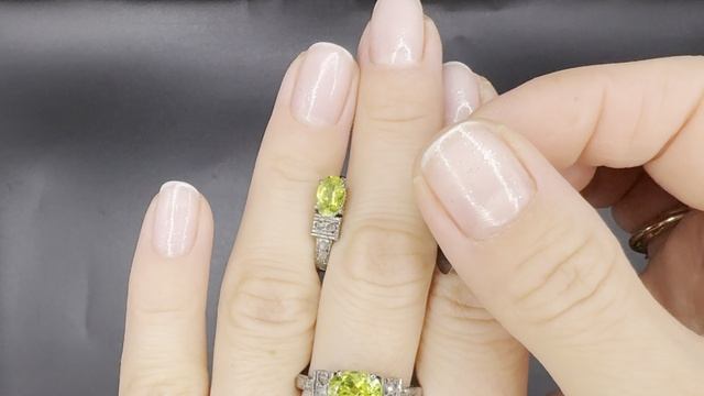 Комплект с хризолитом и бриллиантами Серебро 925 пробы с чернением ХР036