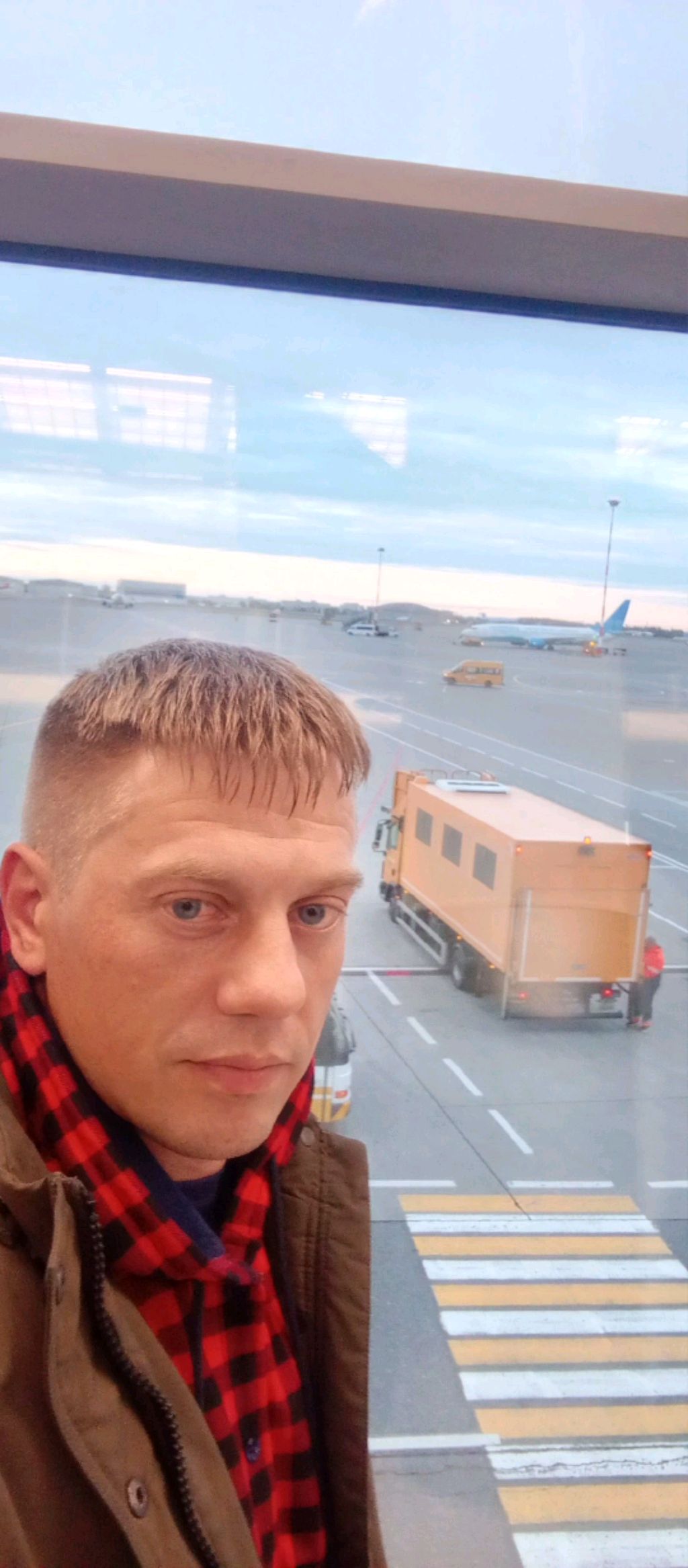Праздник в селе.. Лада работает