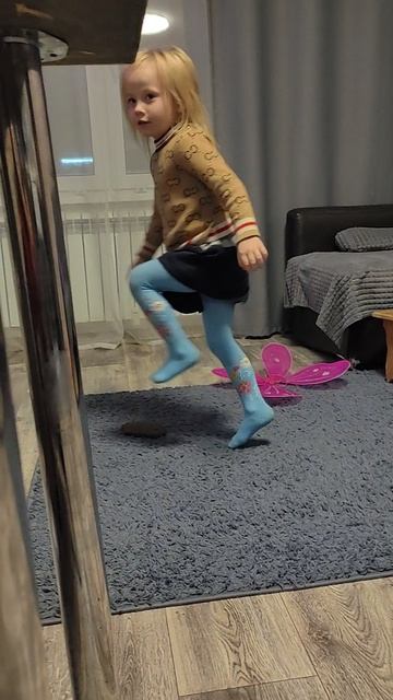 VID_20231130_212647.mp4