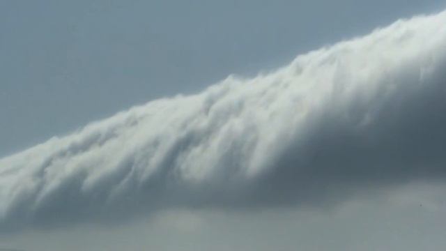 Roll Cloud at South Oliphant Ontario  5 27 2007